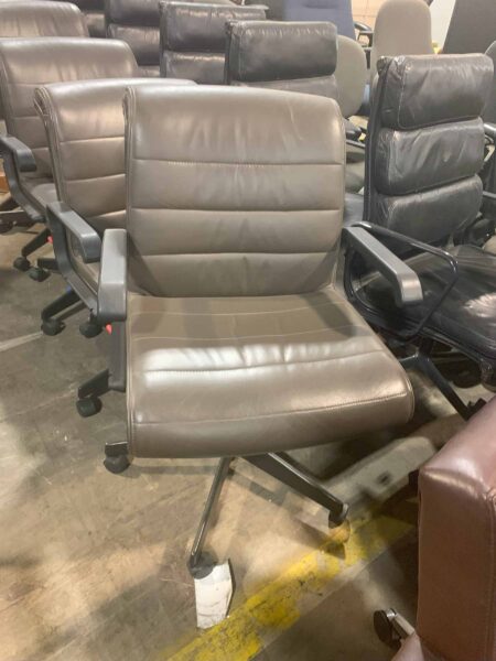 Knoll Mid Back Conference Chair